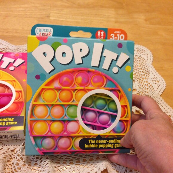 Pop It! Bubble toy bundle, two new Chuckle and Roar bubble popping games - Picture 4 of 9